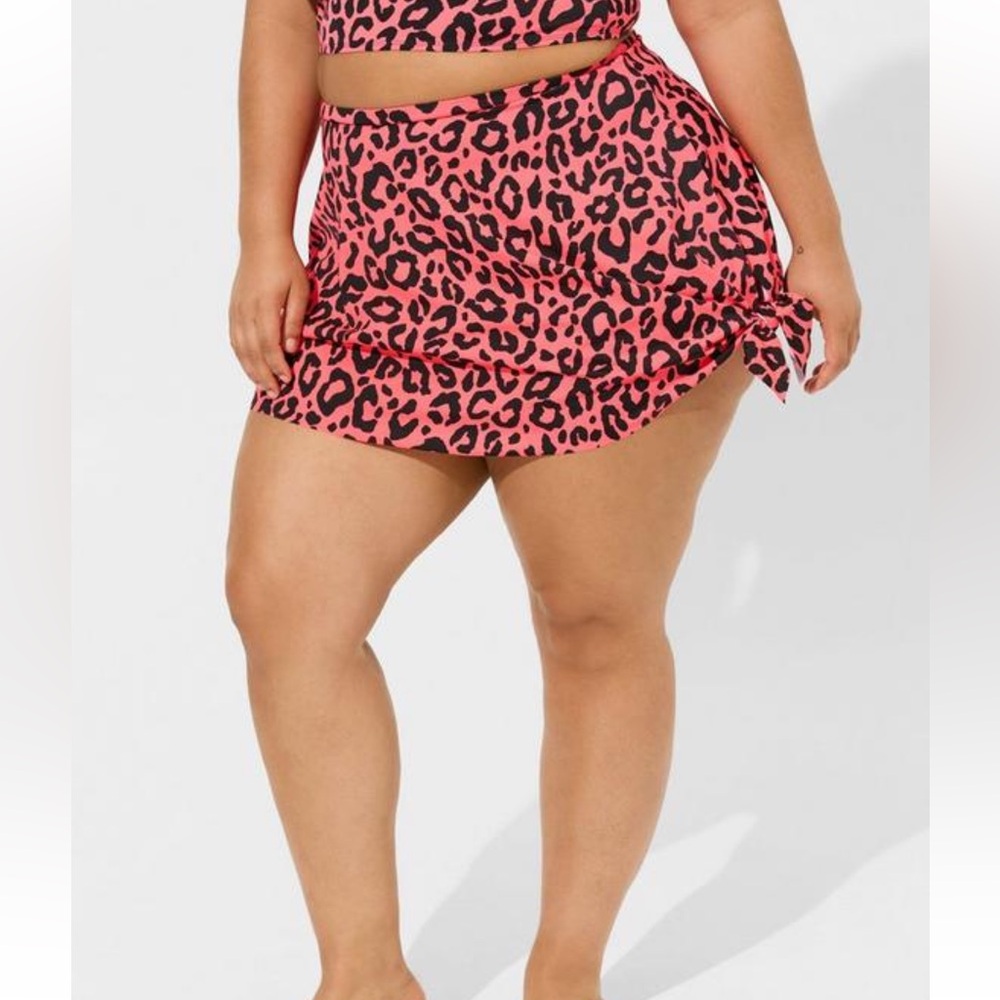 ❌SOLD❌ Torrid High Rise Mid Length Side Tie Swim Skirt With Brief